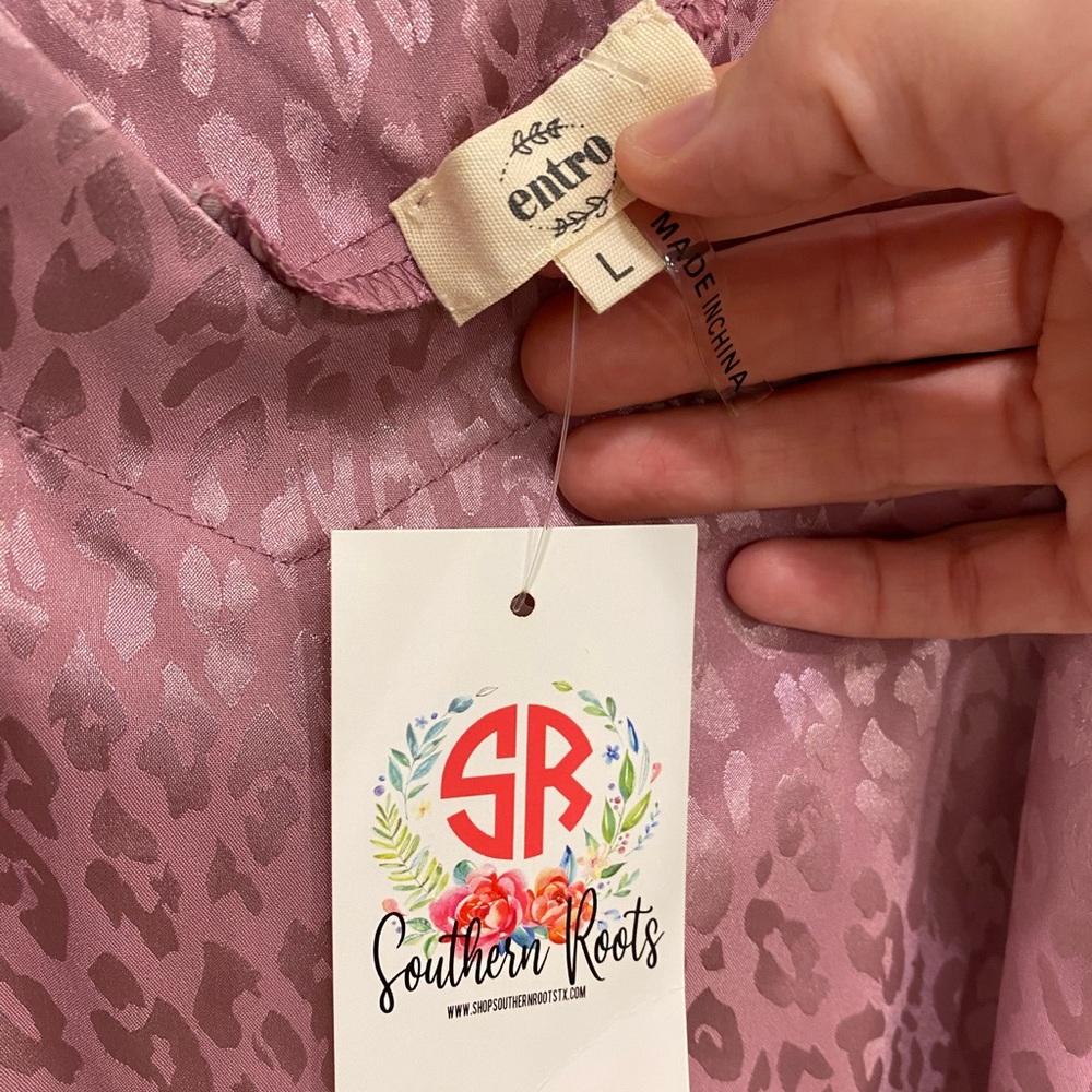 Entro brand pink leopard top - Picture 2 of 3